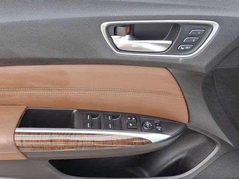 Used 2018 Acura TLX w/Technology Pkg image 10