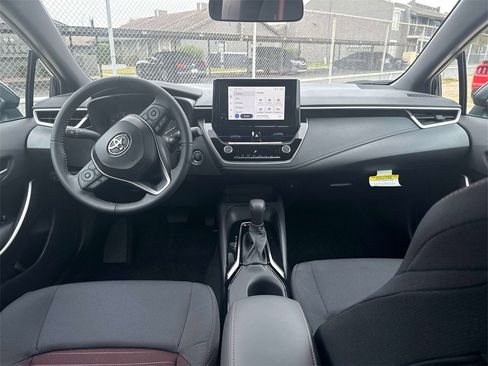 Used 2025 Toyota Corolla SE image 14