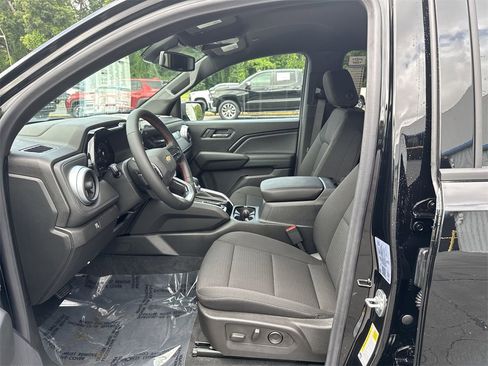 New 2025 Chevrolet Colorado LT image 13