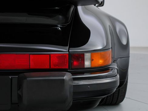 Used 1989 Porsche 911 Turbo RWD image 28