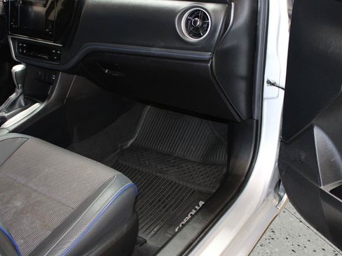 Used 2019 Toyota Corolla SE FWD image 38