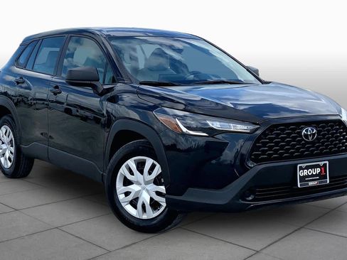Used 2024 Toyota Corolla Cross L FWD image 3