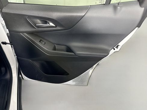 Used 2025 Chevrolet Equinox LT w/ Convenience Package II image 28