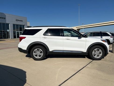 Used 2023 Ford Explorer XLT w/ Equipment Group 202A image 16