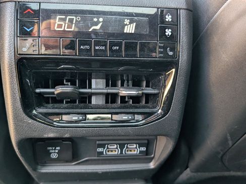 Used 2024 Jeep Grand Cherokee L Limited w/ Luxury Tech Group II image 29