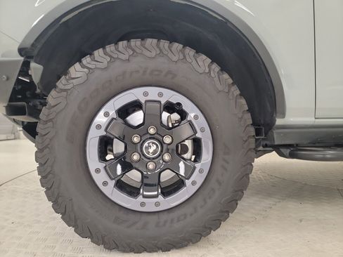 Used 2023 Ford Bronco Badlands AWD/4WD image 10