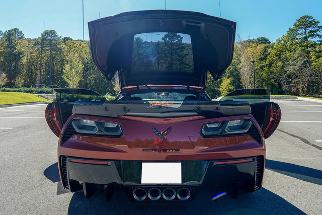 Used 2015 Chevrolet Corvette Z06 w/ Z07 Performance Package RWD image 16