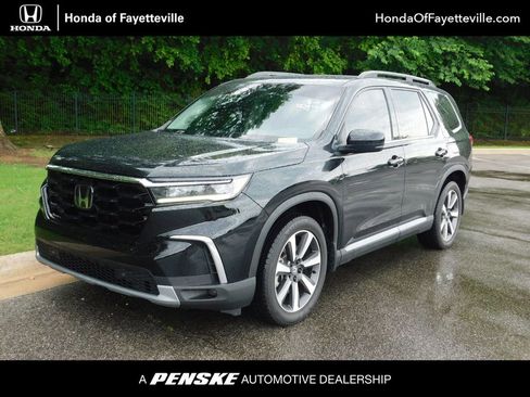 Certified 2023 Honda Pilot Touring image 1