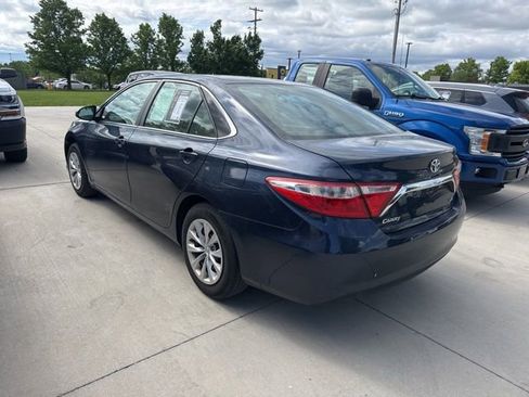Used 2015 Toyota Camry LE FWD image 2