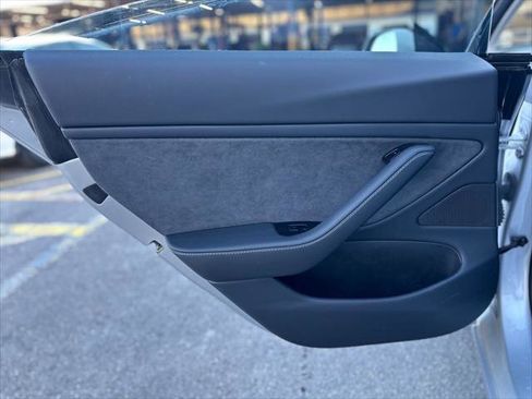 Used 2018 Tesla Model 3 Long Range image 16