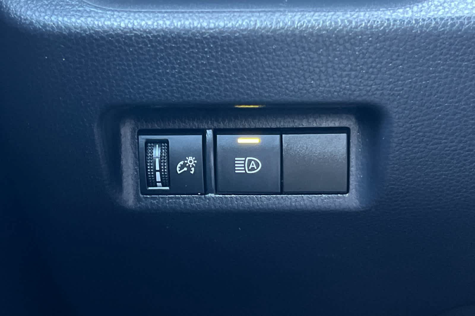 Used 2020 Toyota RAV4 LE w/ All Weather Liner Package AWD/4WD image 29