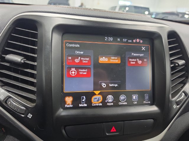Used 2017 Jeep Cherokee Limited AWD/4WD image 10