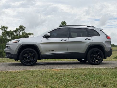 Used 2015 Jeep Cherokee Latitude FWD image 6
