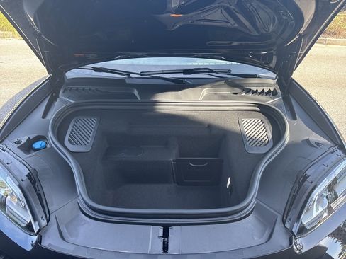 Used 2025 Porsche Macan Electric image 20