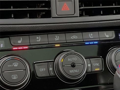 Used 2022 Volkswagen Jetta GLI Autobahn image 24