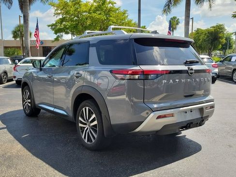 Used 2024 Nissan Pathfinder Platinum FWD image 6