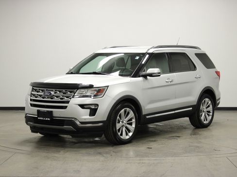 Used 2019 Ford Explorer Limited w/ Class III Trailer Tow Package image 4