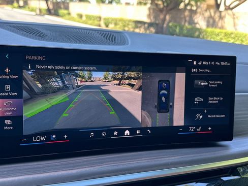 Certified 2025 BMW X7 xDrive40i w/ M Sport Package image 18