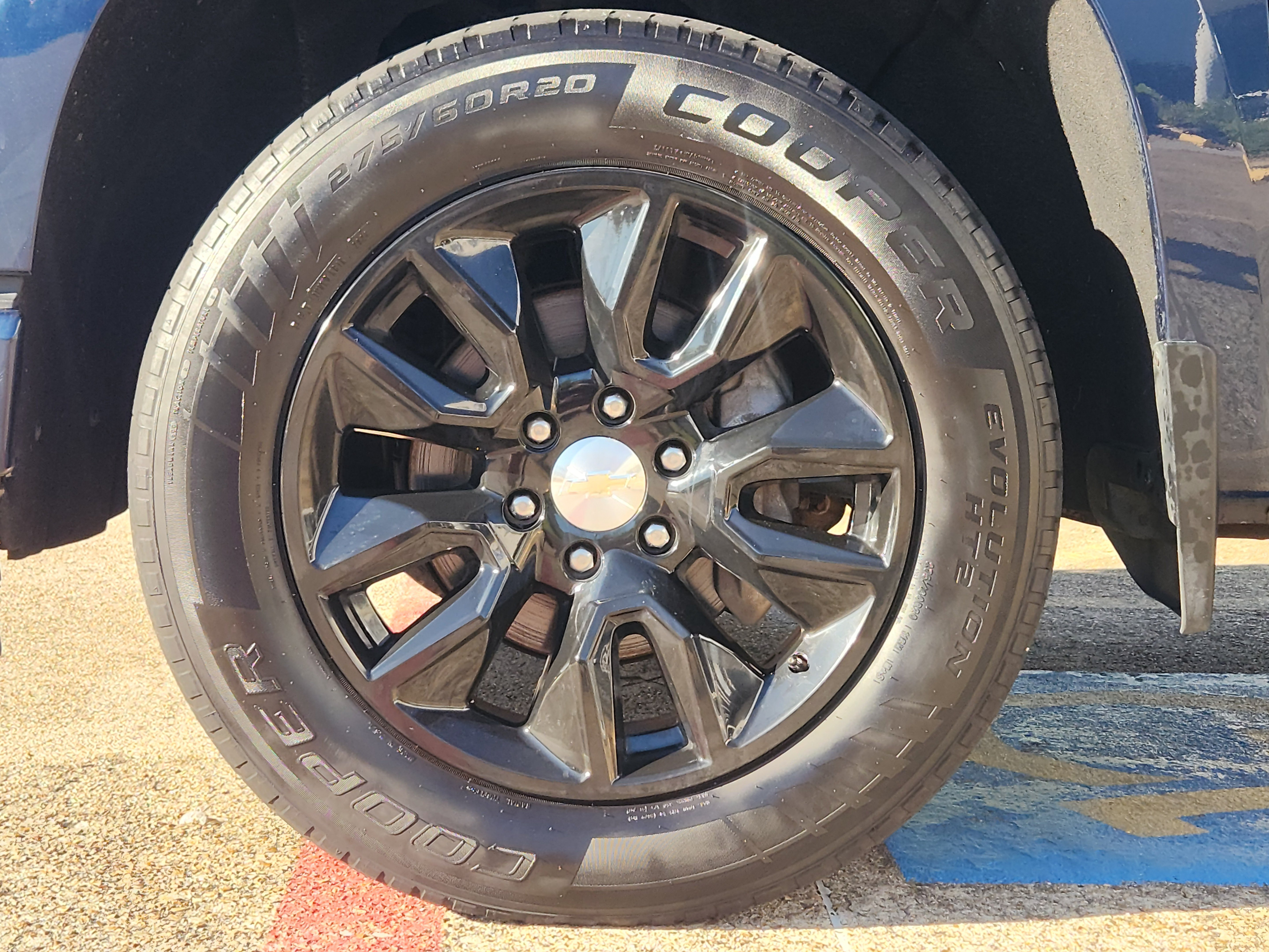 Used 2020 Chevrolet Silverado 1500 Custom w/ Custom Value Package AWD/4WD image 7