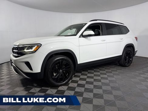 Used 2023 Volkswagen Atlas SE w/ Black Wheel Package FWD image 1
