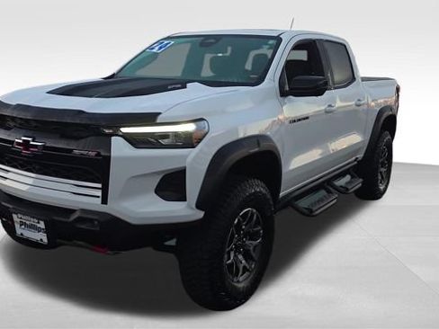 Certified 2024 Chevrolet Colorado ZR2 w/ ZR2 Convenience Package III AWD/4WD image 2
