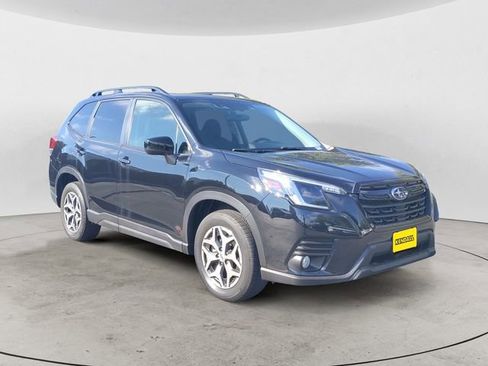 Used 2022 Subaru Forester Premium image 7