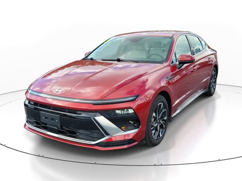 Used 2025 Hyundai Sonata SEL FWD image 3