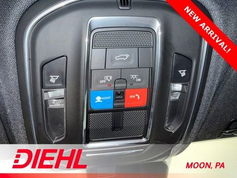 Used 2022 Jeep Grand Cherokee L Laredo image 36