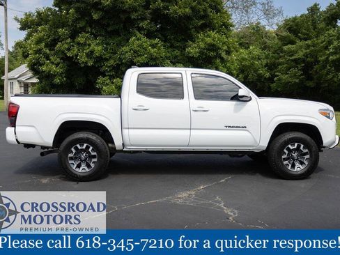 Used 2020 Toyota Tacoma SR AWD/4WD image 9