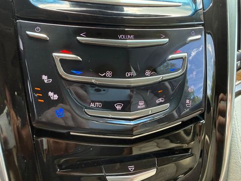 Used 2018 Cadillac Escalade ESV Luxury RWD image 39