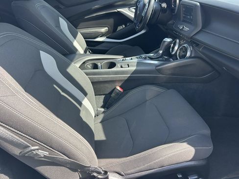 Used 2018 Chevrolet Camaro LT RWD image 10