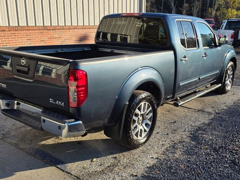 Used 2013 Nissan Frontier SL w/ Moonroof Pkg image 6