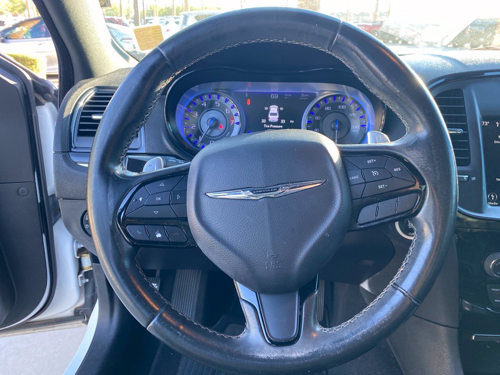 Used 2019 Chrysler 300 S AWD/4WD image 10