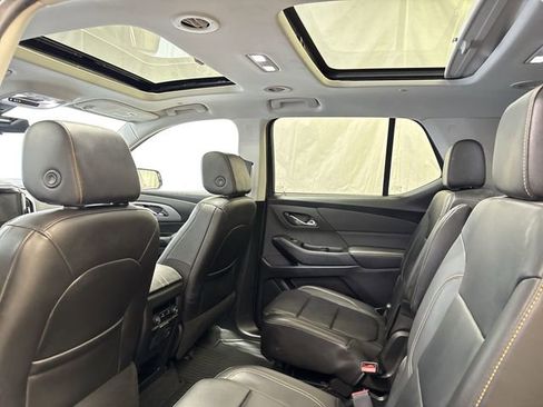 Used 2020 Chevrolet Traverse LT w/ LT Premium Package image 14