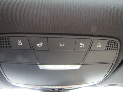 Used 2016 Mercedes-Benz C 300 4MATIC Sedan image 32