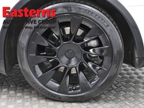 Used 2022 Tesla Model Y Long Range image 28