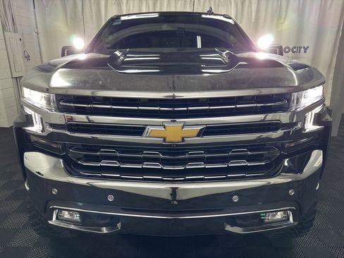 Used 2020 Chevrolet Silverado 1500 LTZ w/ LTZ Premium Package image 4