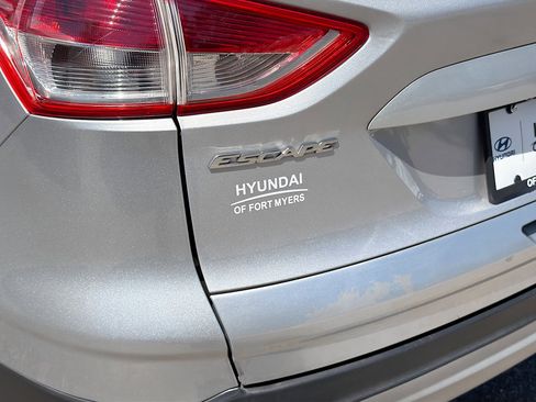 Used 2016 Ford Escape SE image 11