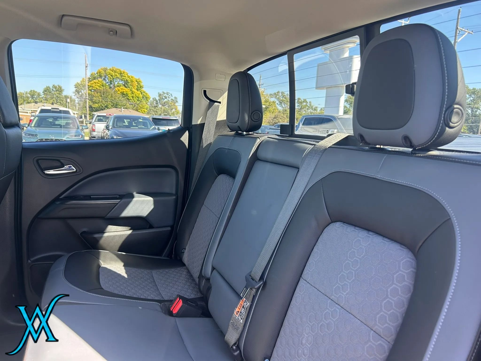 Used 2018 Chevrolet Colorado Z71 AWD/4WD image 17