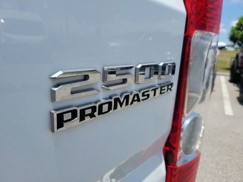 Used 2023 RAM ProMaster 2500 FWD image 9
