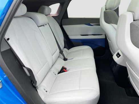 New 2026 Cadillac Optiq Luxury 1 image 28