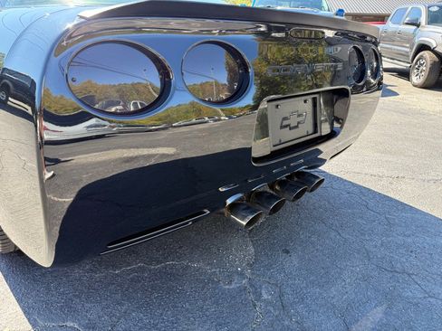 Used 1998 Chevrolet Corvette Coupe w/ Memory Pkg image 34