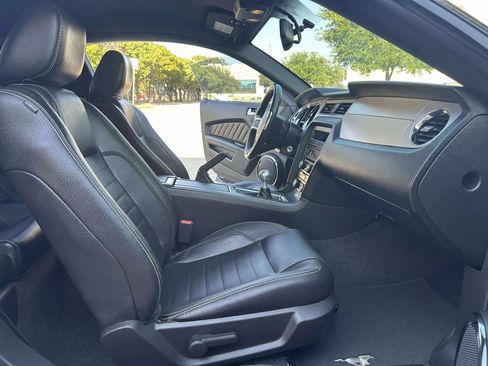 Used 2011 Ford Mustang Premium w/ 203A Rapid Spec Order Code image 20