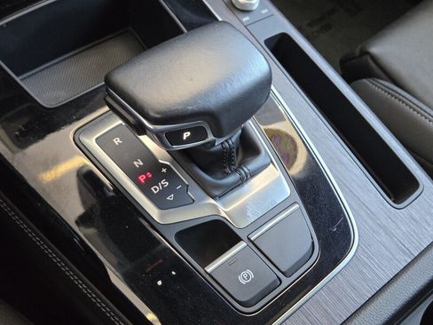 Used 2023 Audi Q5 e Premium Plus w/ Premium Plus Package AWD/4WD image 32