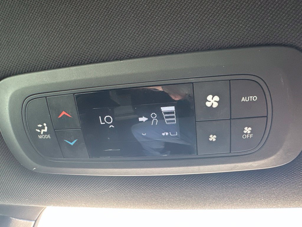 Used 2018 Chrysler Pacifica Touring Plus w/ S Appearance Package FWD image 35