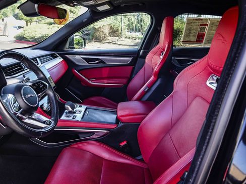 Used 2021 Jaguar F-PACE R-Dynamic S image 21