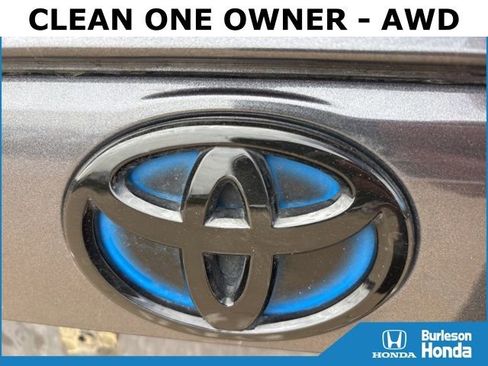 Used 2023 Toyota RAV4 XLE Premium image 8