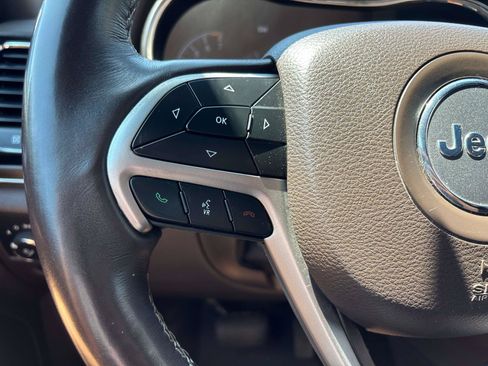 Used 2019 Jeep Grand Cherokee Overland AWD/4WD image 15