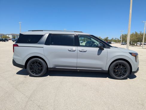 New 2026 Kia Carnival SX FWD image 4
