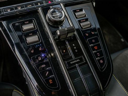 New 2025 Aston Martin V8 Vantage Coupe image 28